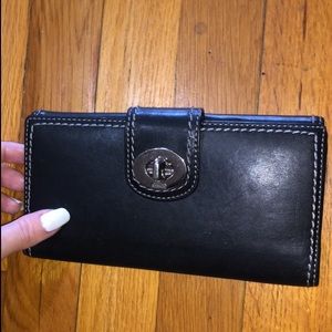 Coach wallet 💕 only used a few times. In perfect condition! real leather